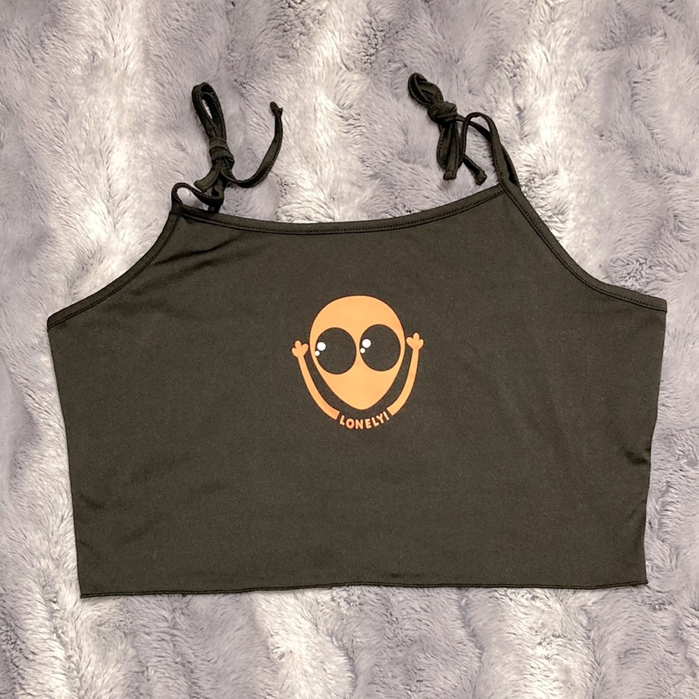 🦋 3 for $12 🦋 Lonely Alien tank top